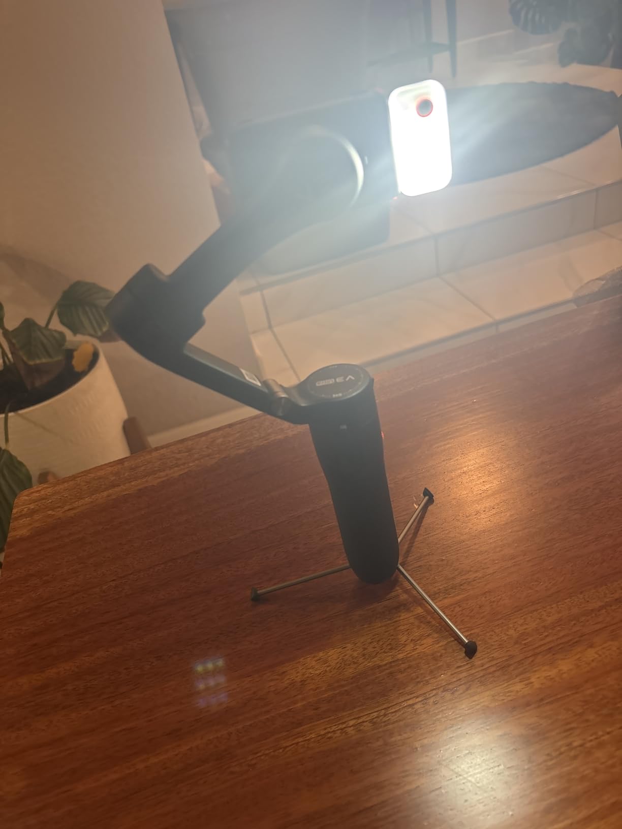 hohem iSteady V3 Ultra 3-Axis Gimbal Stabilizer for iPhone & Android customer photo 1