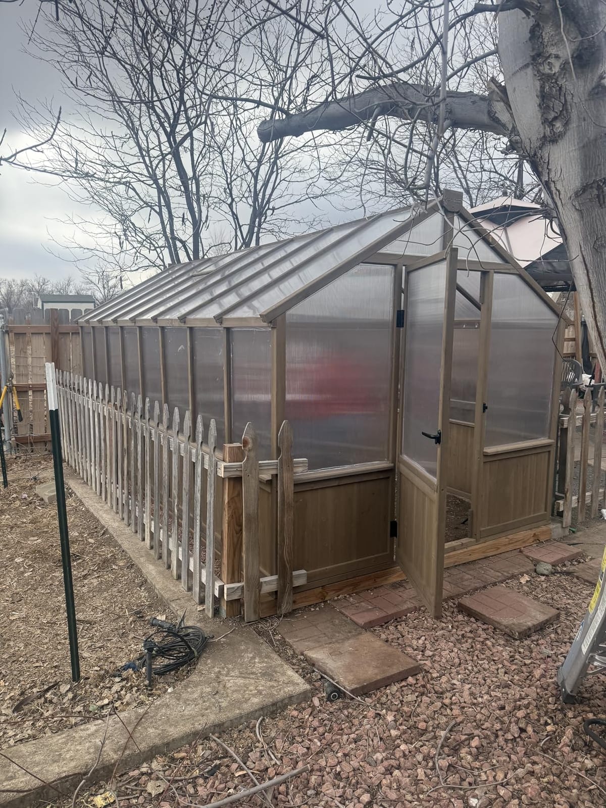Yardenaler 8x16 FT Greenhouse for Outdoor, 6MM Thick Polycarbonate Panel Wooden Walk-in Green House with Adjustable Roof Vents and Lockable Door, Backyard Garden, Light Mocha Brown customer photo 1