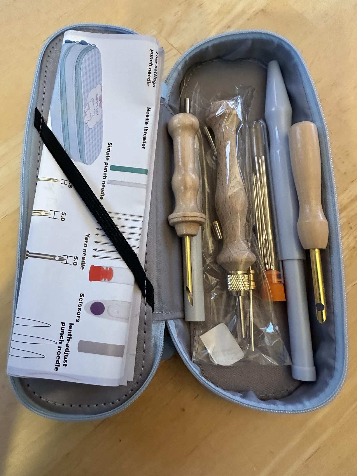 35Pcs Punch Needle Kit Adult Beginner, Adjustable Punch Needle Tool with Different Size Needles & Storage Case, Wooden Handle Embroidery Pen Set customer photo 1