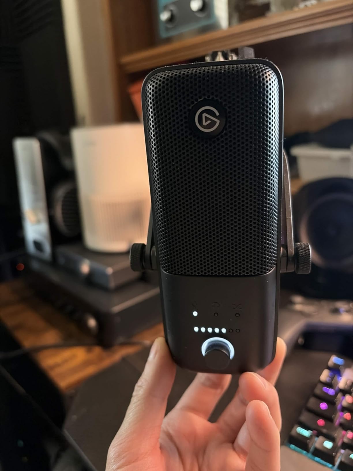 Elgato Wave:3 MK.2 USB Condenser Microphone, DSP Effects, Clipguard 2.0, Auto Gain customer photo 1