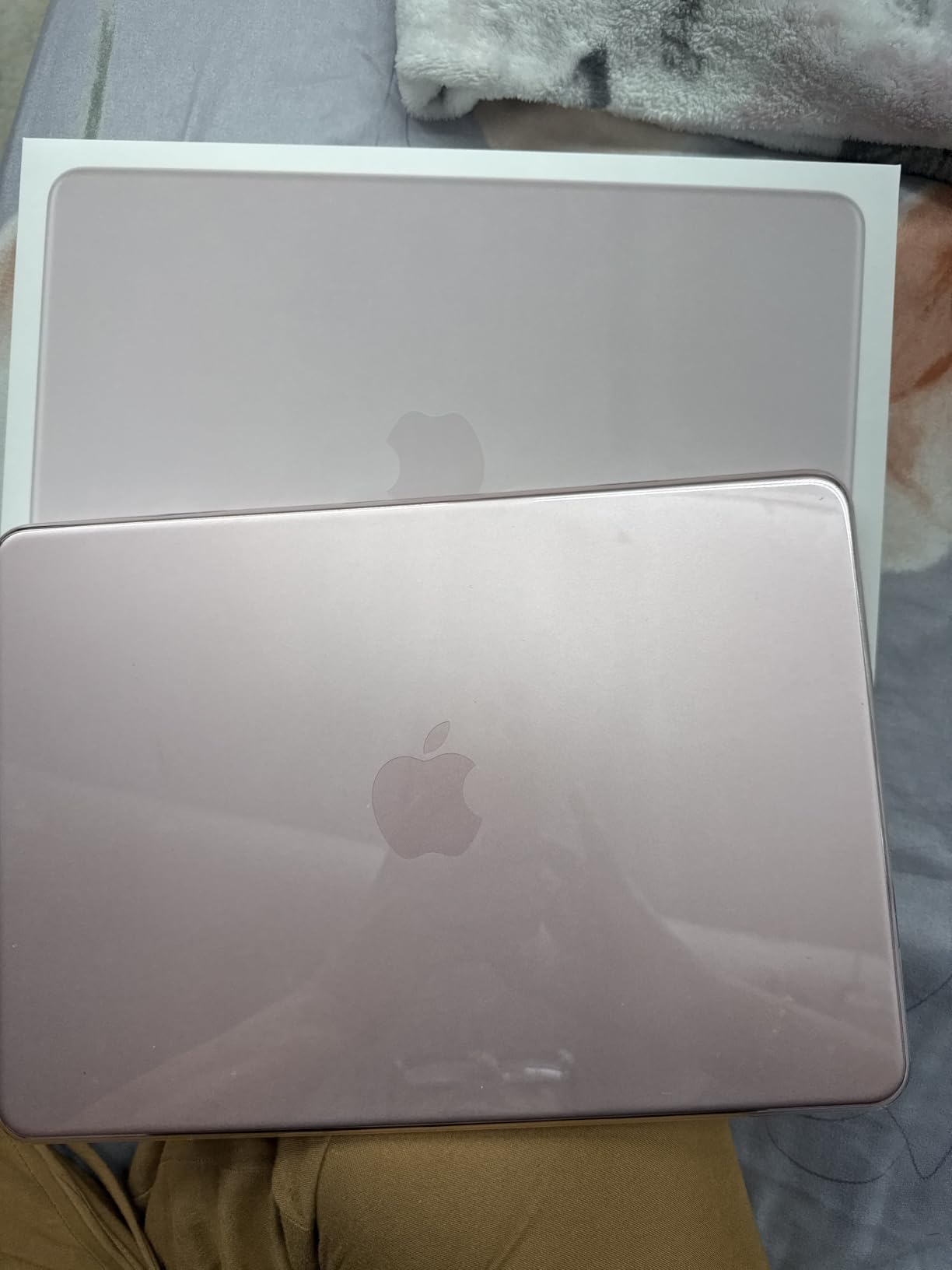 Apple 2026 MacBook Neo 13-inch Laptop with A18 Pro chip: Built for AI and Apple Intelligence, Liquid Retina Display, 8GB Unified Memory, 256GB SSD Storage, 1080p FaceTime HD Camera; Silver customer photo 2