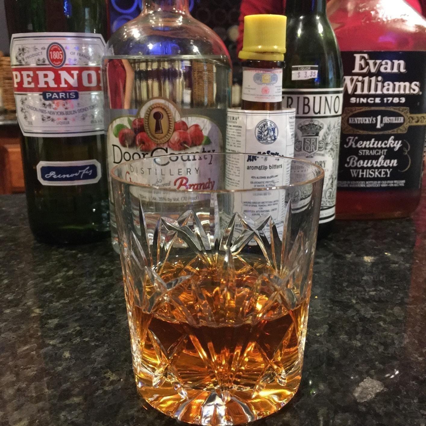 The Joy of Mixology, Revised and Updated Edition: The Consummate Guide to the Bartender's Craft customer photo 1