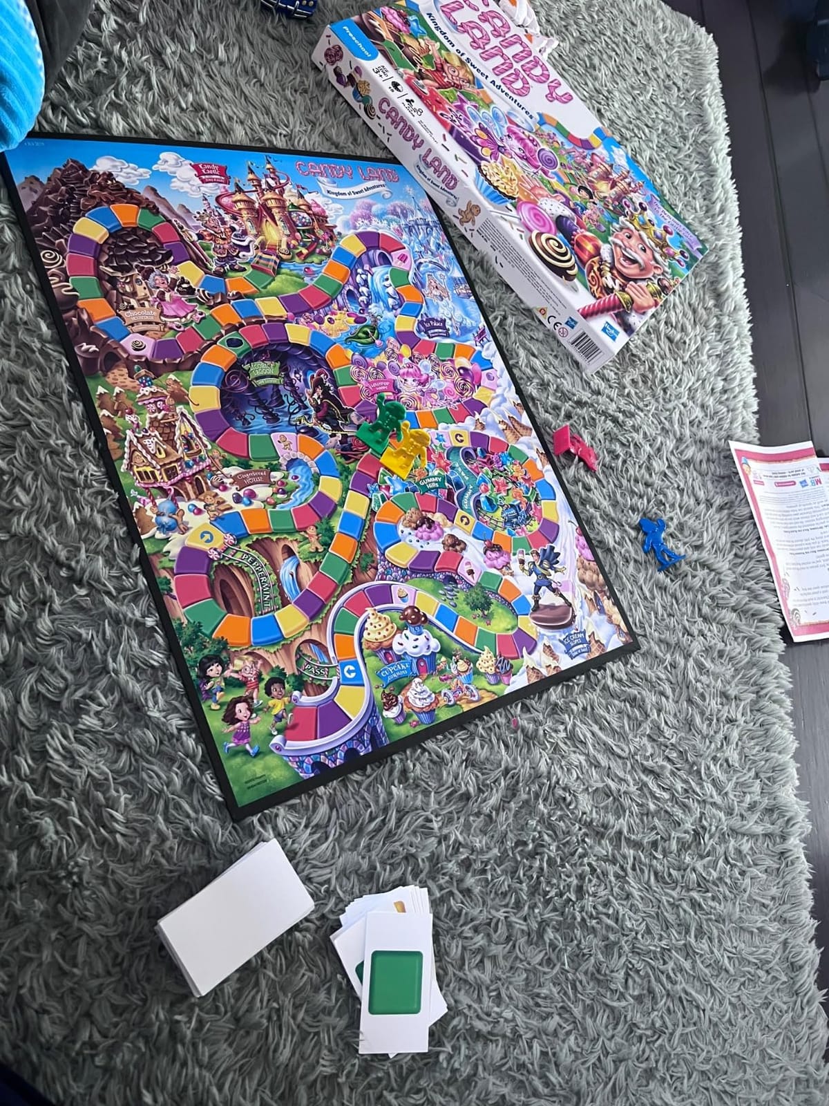 Hasbro Gaming Candy Land Kingdom of Sweet Adventures Board Game for Kids, Gifts for Boys and Girls, Ages 3 & Up (Amazon Exclusive) customer photo 1