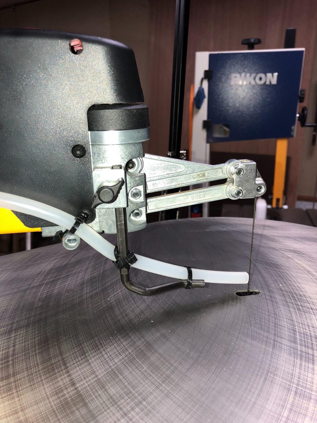 DEWALT Scroll Saw, 1.3 Amp, 20 in Steel Blade, With Variable-Speed Trigger, For Precise Cuts (DW788) customer photo 2