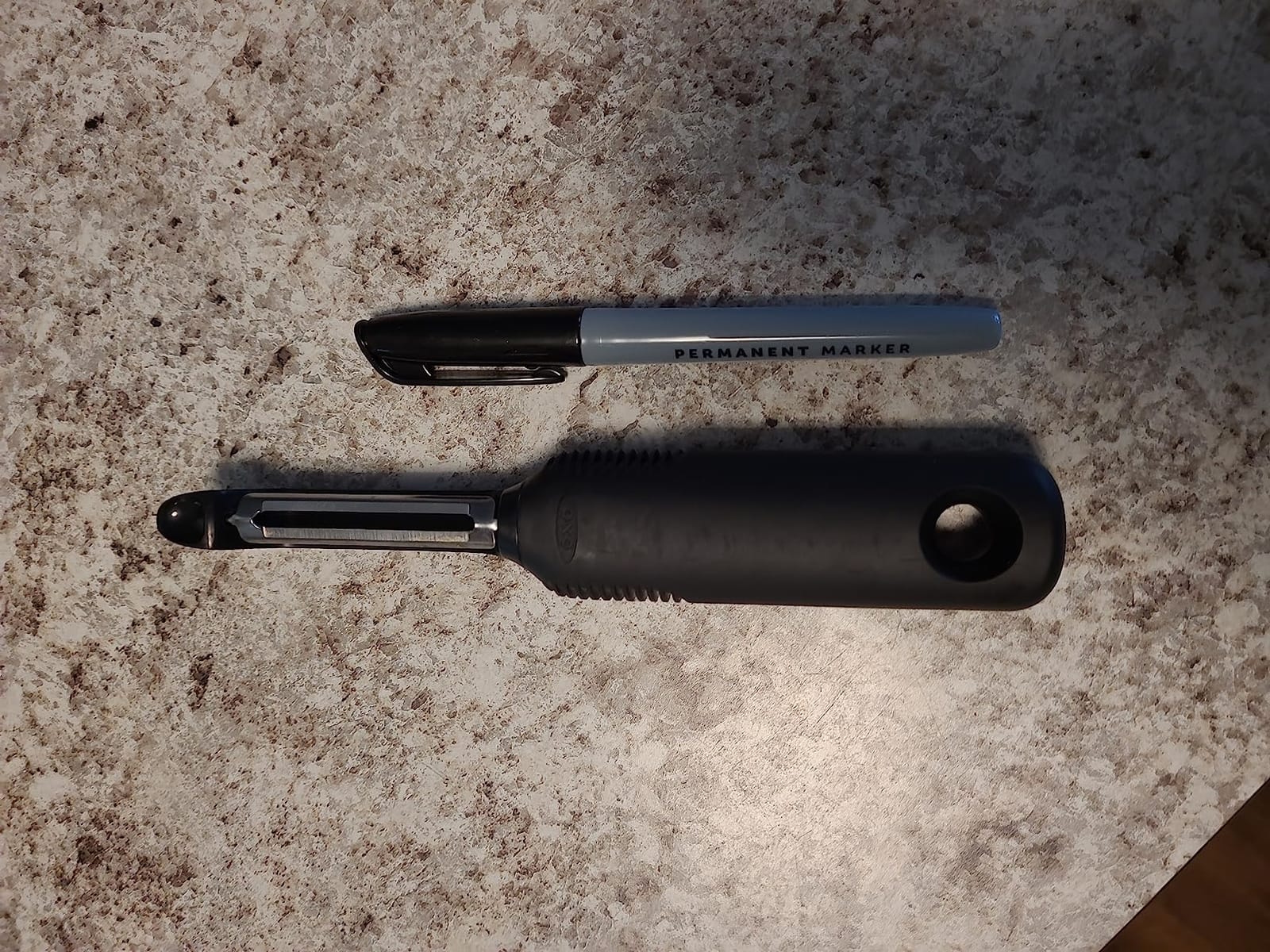 OXO Good Grips Swivel Vegetable Peeler with Soft Comfortable Handle - Black customer photo 2