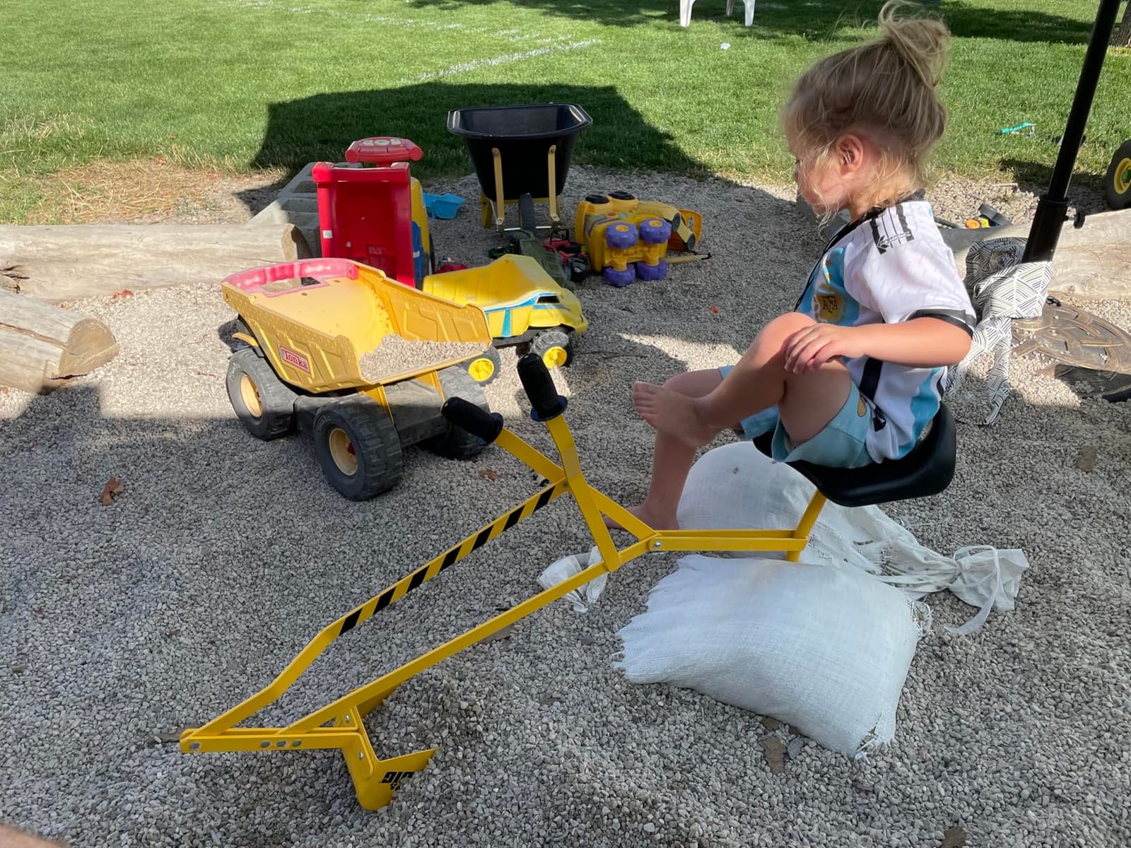 Big Dig Excavator Ride-On Sandbox Digger with 360 Rotation Base, Yellow customer photo 1