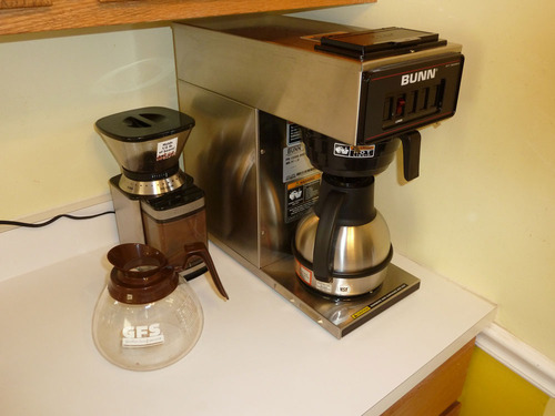BUNN 13300.0001 VP17-1SS Pourover Coffee Brewer with 1-Warmer, Stainless Steel, Silver, Standard customer photo 1