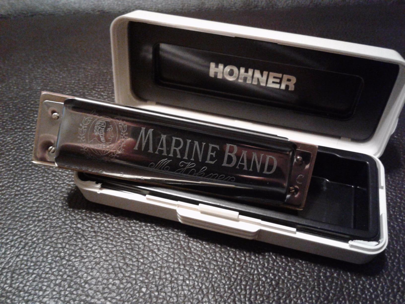 Hohner Marine Band 1896bx C Harmonica, Key of C, 0.9mm Brass Reeds, Single Laquered Pearwood Comb, and Arched Stainless Steel Covers customer photo 2