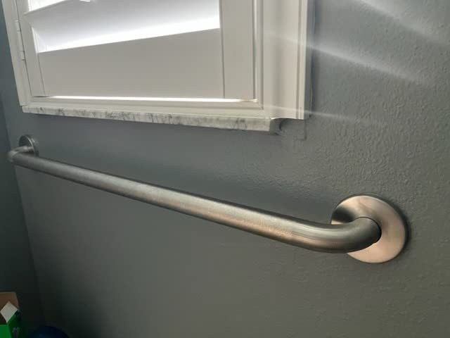 Moen Home Care Bathroom Safety 24 Inch Stainless Steel Handicap Grab Bar for Bathtub and Shower, Heavy Duty Handle, Elderly Assistance Product with Concealed Screws, 8724 customer photo 1