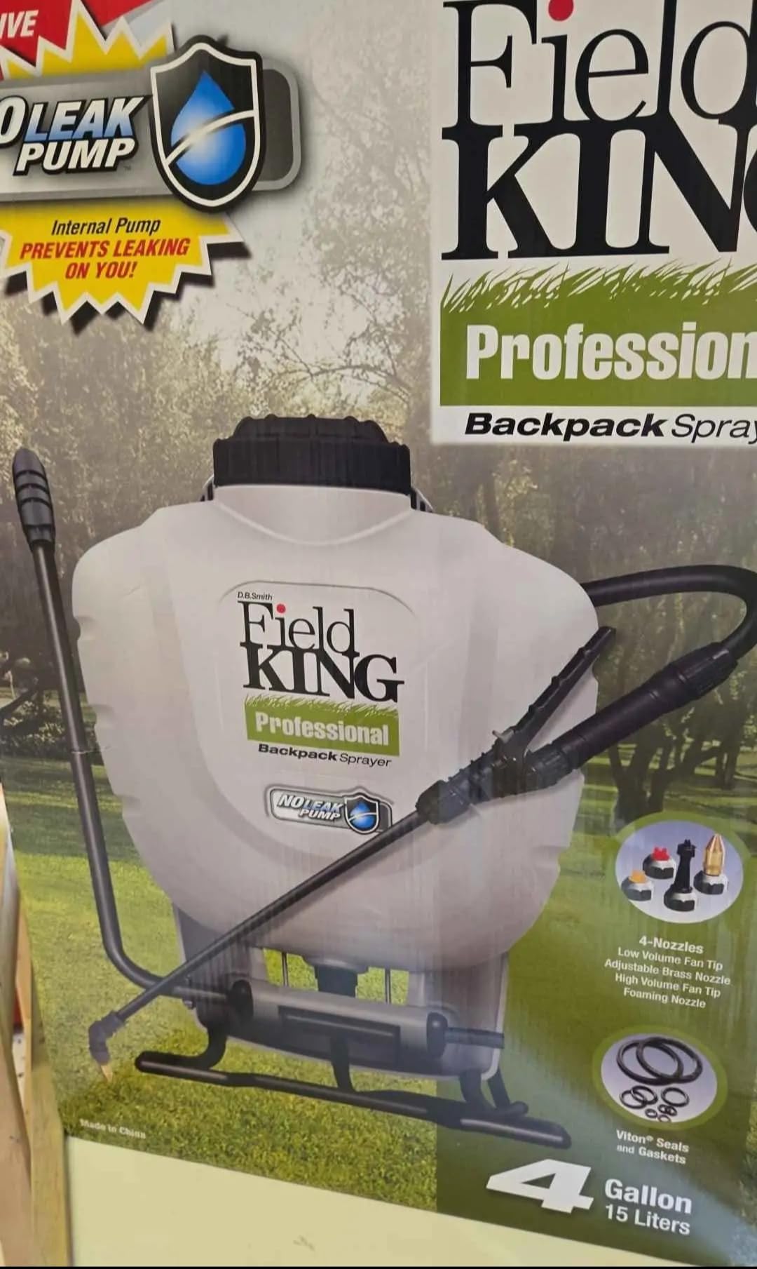 FIELD KING 190328 Backpack Sprayer, 4 Gallon, with Internal No Leak Pump Design Delivers 150 PSI customer photo 1