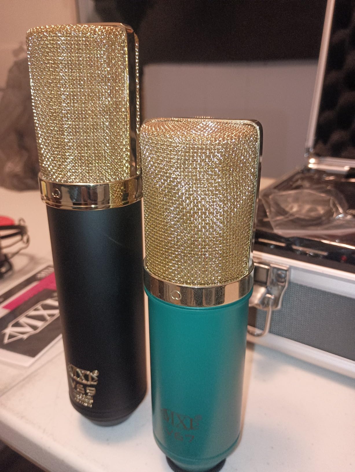 MXL Mics MXL V69M EDT MOGAMI Edition Condenser Microphone - Black | Large Diaphragm Tube Condenser Microphone, Black w/ Gold Accents customer photo 1