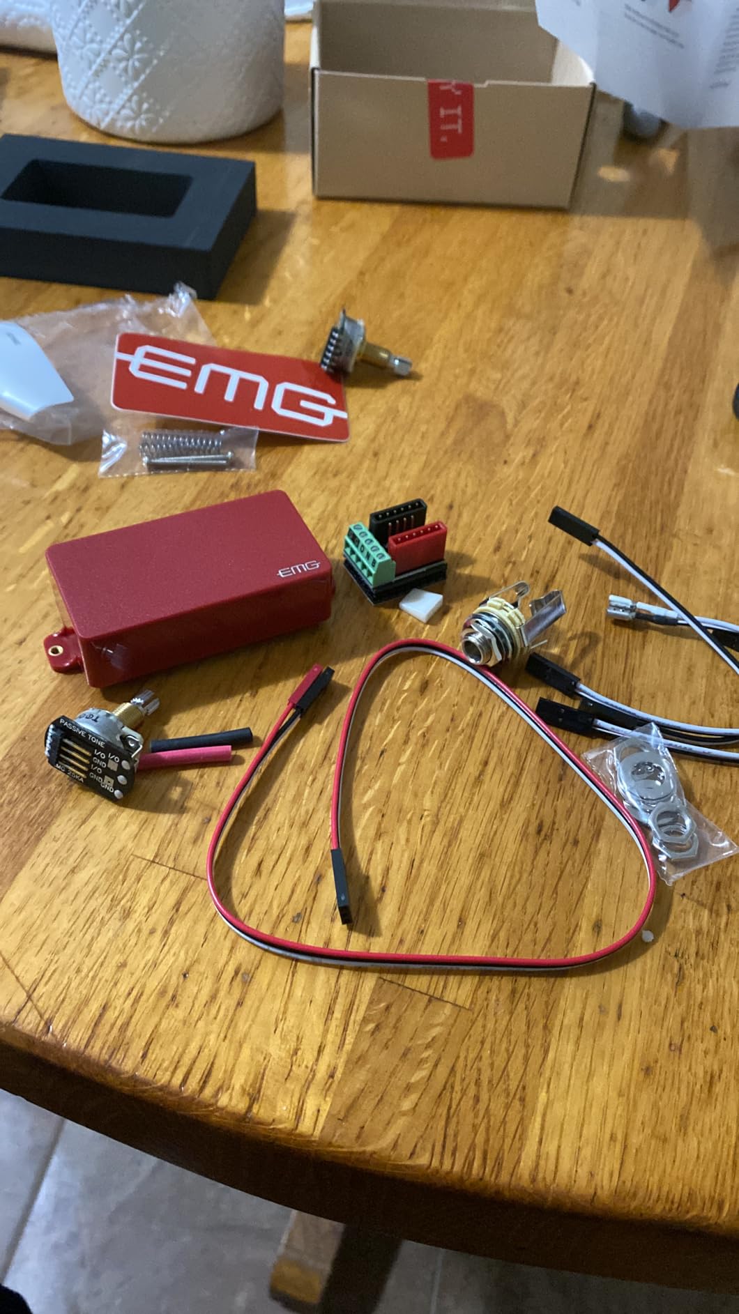 EMG 81 Active Guitar Humbucker Bridge/Neck Pickup, Black customer photo 1