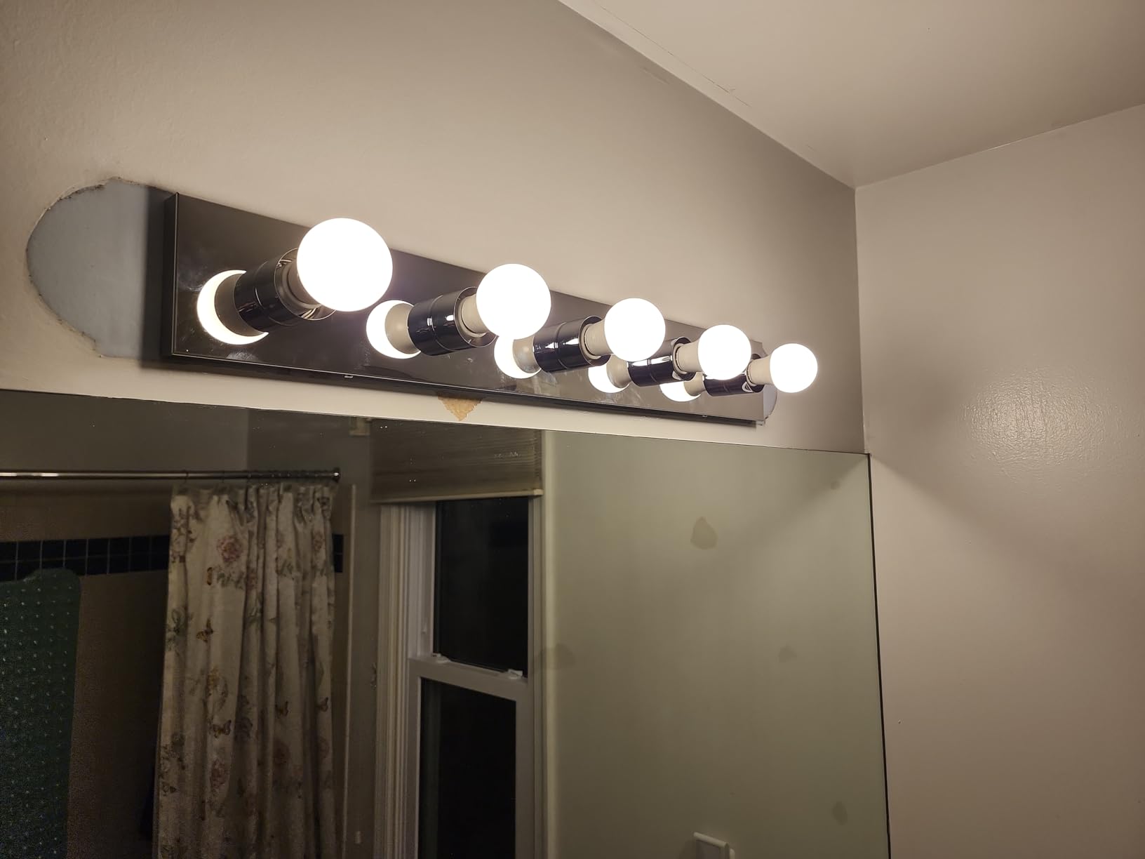 Design House Vanity Lighting, Steel Construction, 4 Vanity Lights, Dimmable, Uses Four 60W Bulbs, Polished Chrome, 24.0 in. W x 4.3 in. H x 2.0 in. D, 500892 customer photo 1