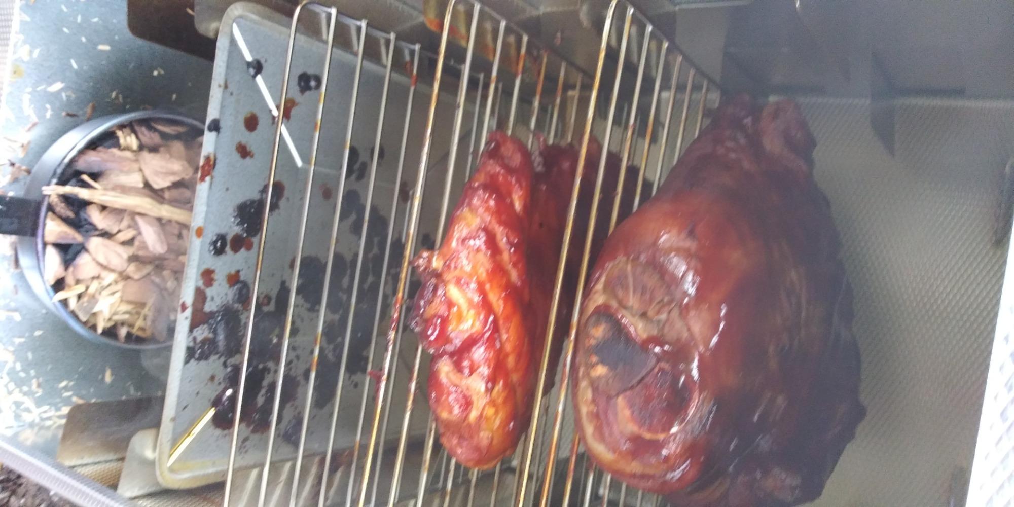 Smokehouse Little Chief Front Load Smoker, Low to Mid Temperature Smoker for Fish, Jerky, Cheese, Sausage & Other meats, Smoke Up to 25 Pounds of Meat & Fish customer photo 2