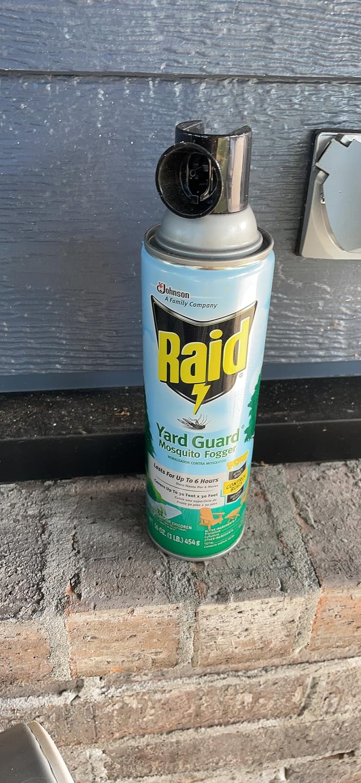 Raid Yard Guard Outdoor Mosquito Fogger Insect Killer, 16 oz, 12 Count | Kills Flies, Mosquitoes, Non-Biting Gnats, Small Flying Moths, Wasps and Hornets, Lasts For Up to 6 Hours customer photo 2
