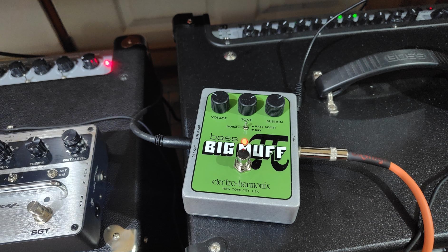 Electro-Harmonix Bass Big Muff Pi Fuzz Pedal | The drive of the original classic Big Muff Pi and the earthy support of a bass tailored design with no loss of low end! customer photo 1