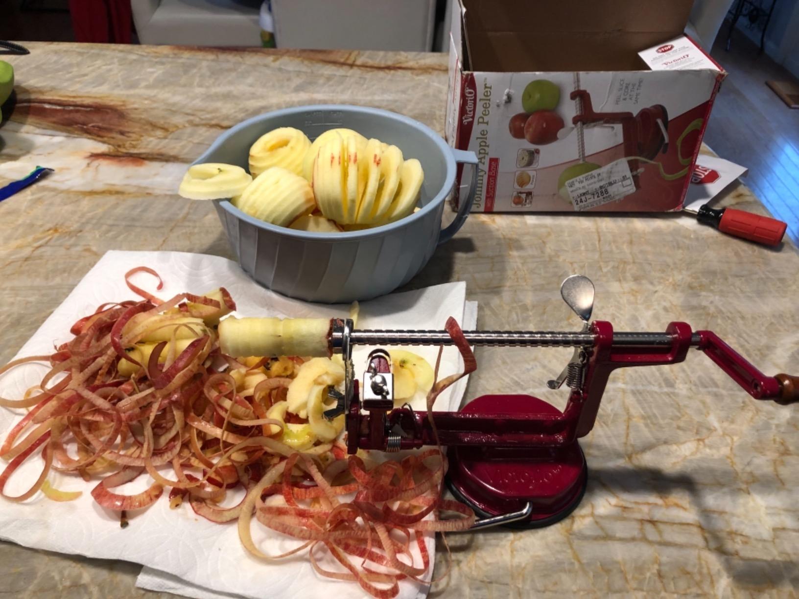 Heavy Duty Cast Iron Peeler with Stainless Steel Corer Slicer and Peeler Blades and a Strong Clamp Base, Apple Pie or Apple Crisp Maker customer photo 2