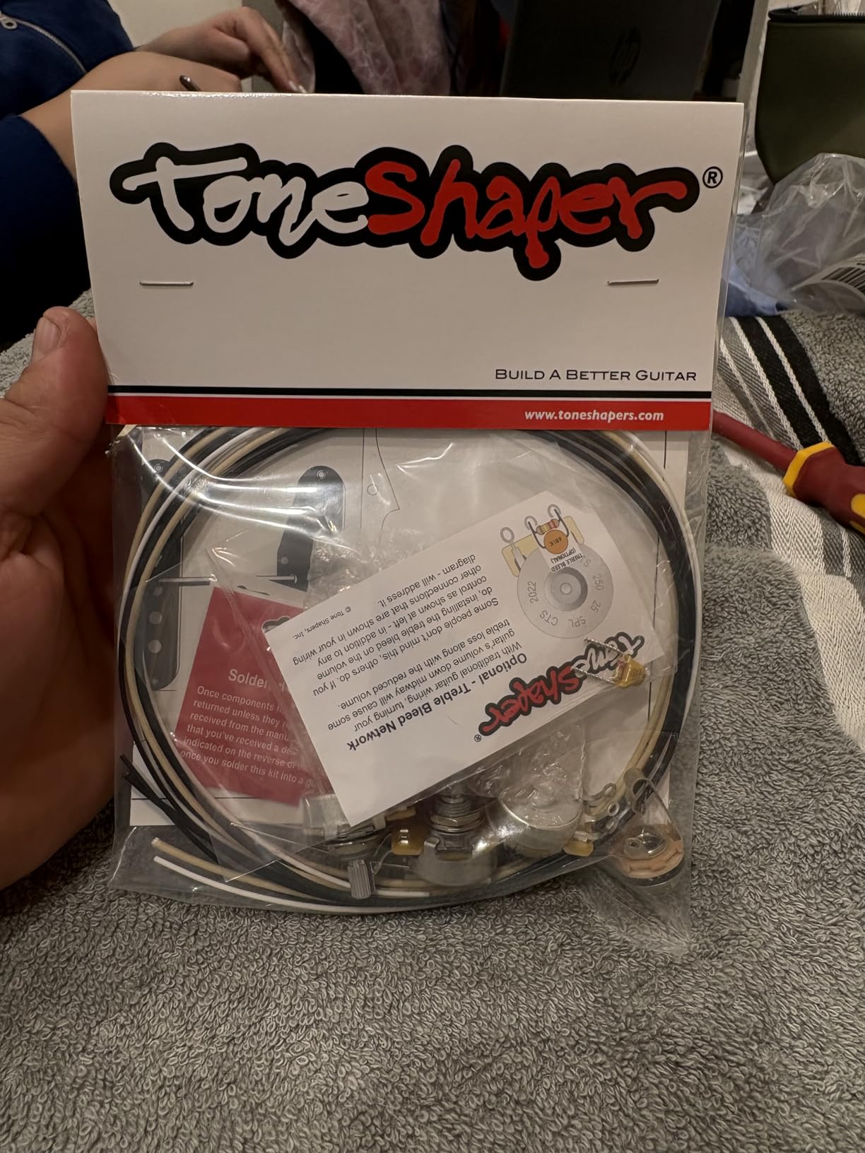 Fender Tex Mex Strat Pickup Set, Single Coil, Alnico 5 Magnets, Reverse Wound, Enhanced Output Warm Tone, 3 Piece customer photo 2