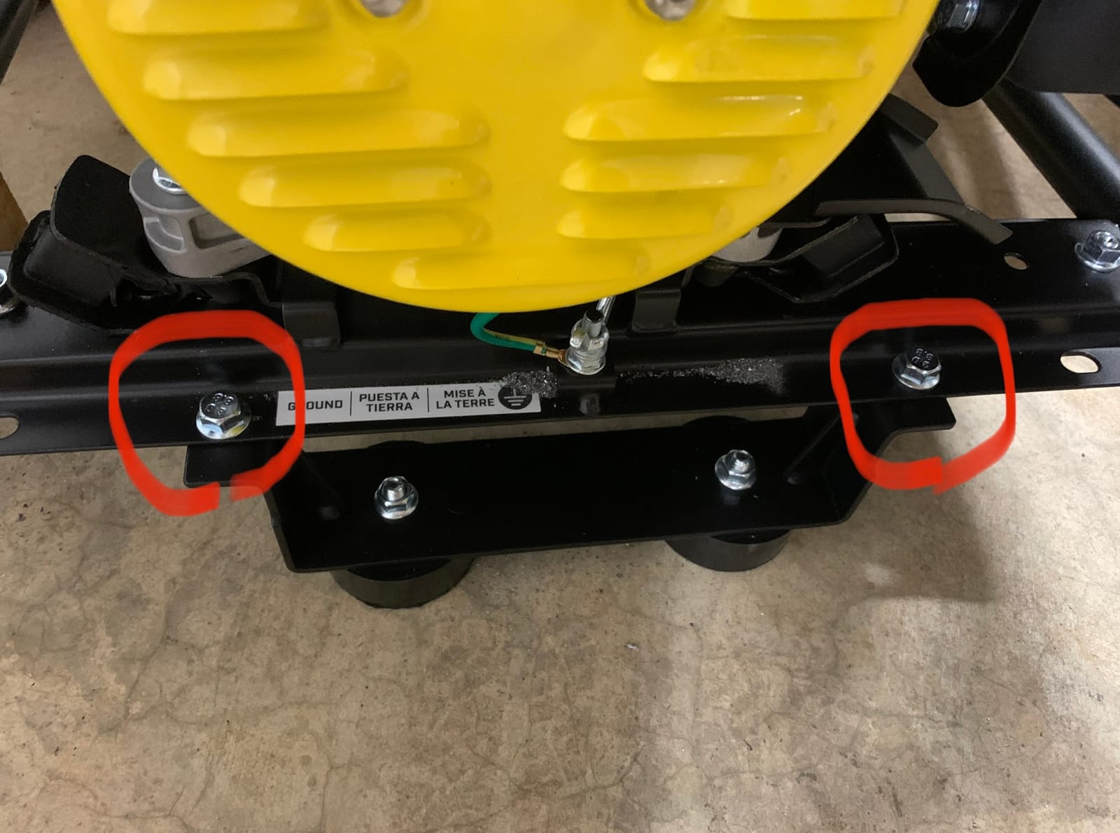 Champion Power Equipment 40065 Wheel Kit with Folding Handle and Never Flat Tires, for 2800-4750-Watt Generators, Black customer photo 2