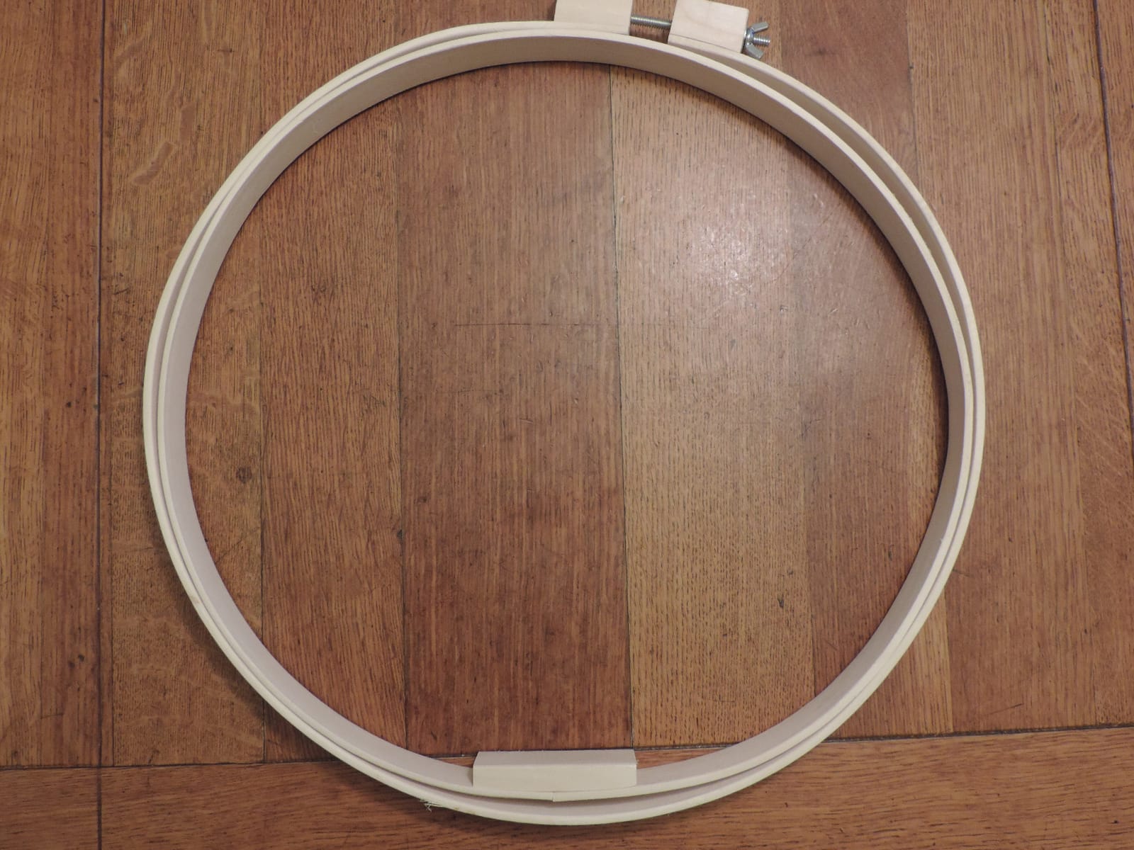 Frank A. Edmunds 16-inch Round Wood Quilt Hoop,5589 customer photo 1