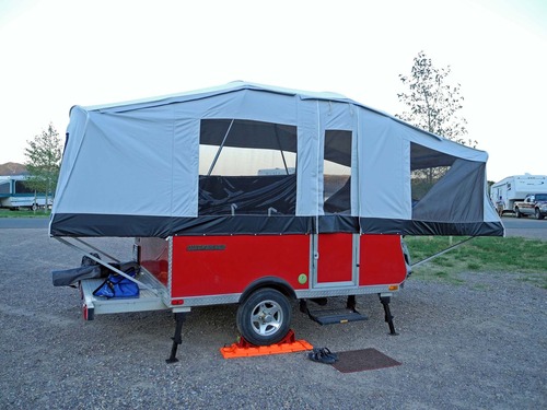 Lynx Levelers 11 Pack Including 1 Lynx Cap Level Top for RV/Trailer/Motorhome/Vanlife Interlocking Leveling Blocks with Storage Bag for Most Leveling and Stabilizing Functions. 00015, Made in USA. customer photo 1