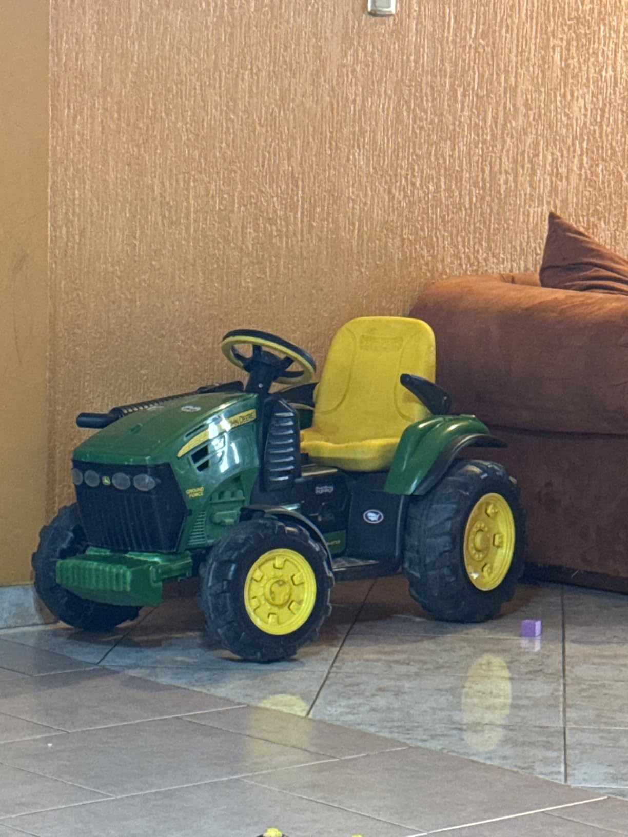 Peg Perego John Deere Ground Force Extra-Large 12 volt Ride-On Tractor with Trailer & FM Radio, Durable Design for Kids Ages 3-7 customer photo 2