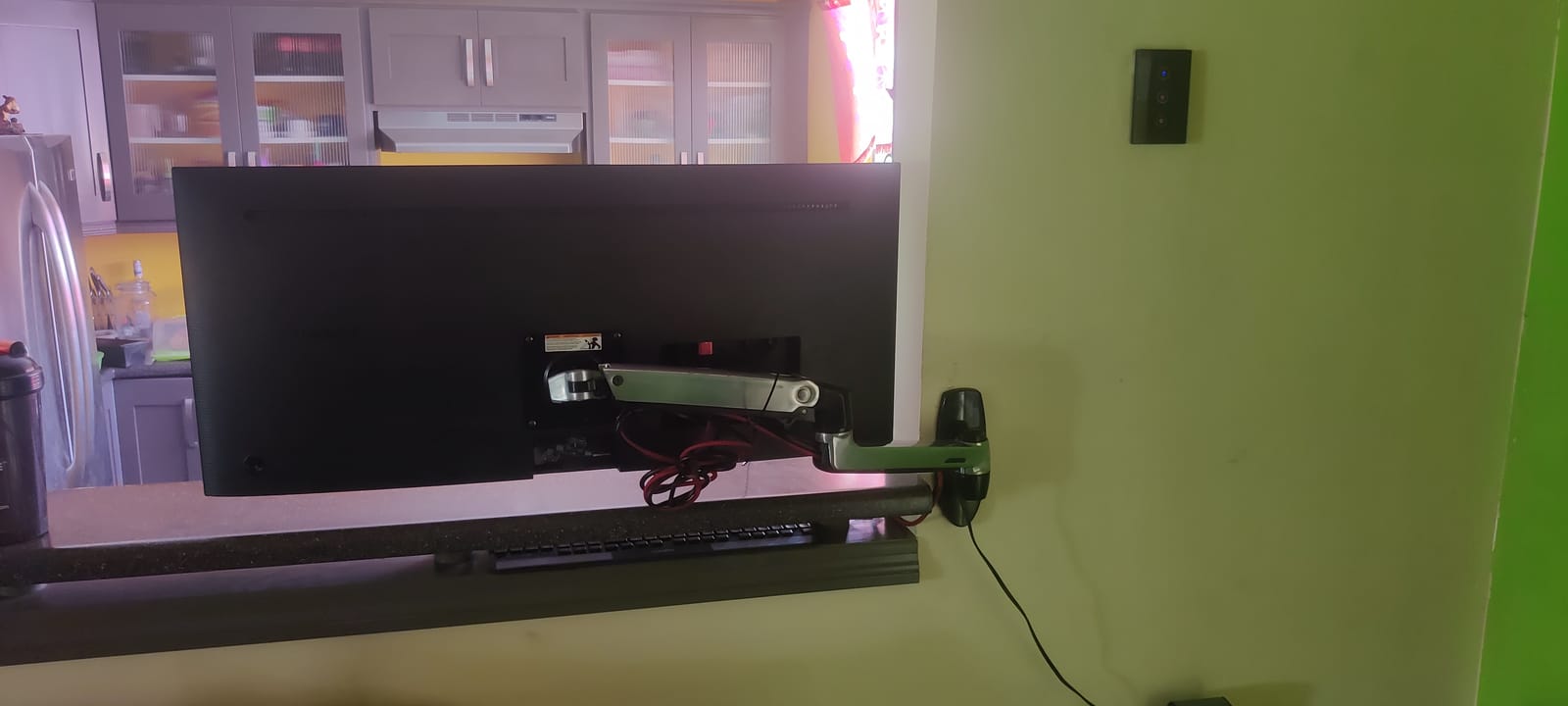 Ergotron – LX Single Monitor Arm, VESA Wall Mount – for Monitors Up to 34 Inches, 7 to 25 lbs – Polished Aluminum customer photo 1