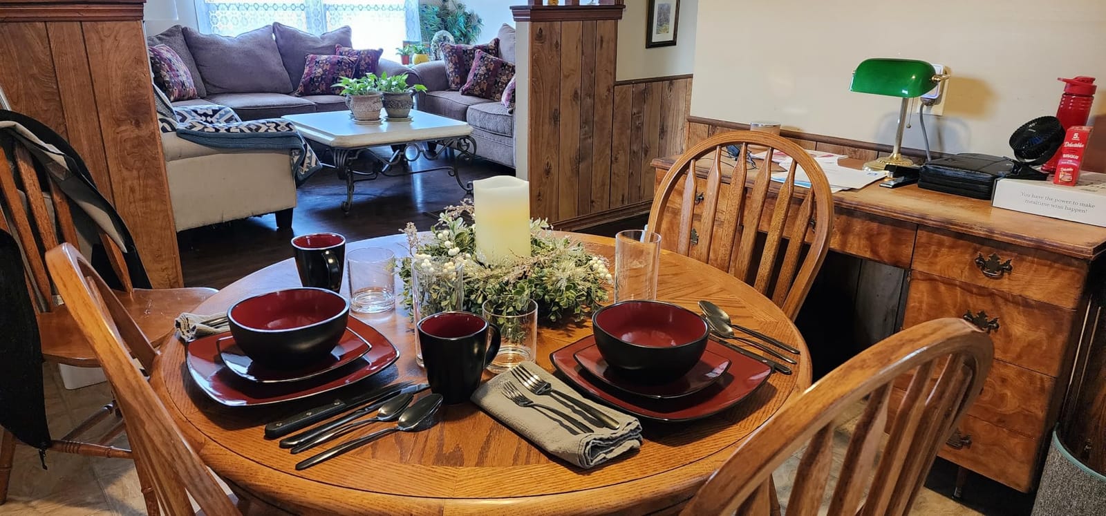 Gibson Elite Soho Lounge Square 16-Piece Dinnerware Set, Service for 4, Reactive Glaze Stoneware Plates and Bowls, Modern Dishes, Microwave & Dishwasher Safe – Red and Black customer photo 2