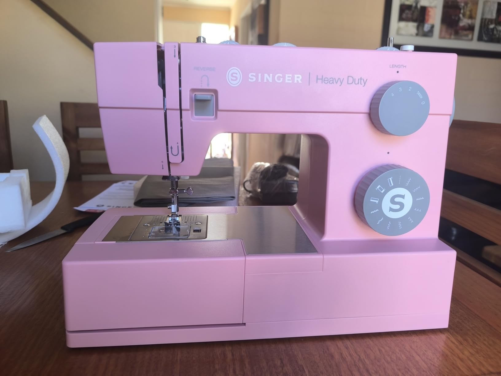 SINGER 4411 High Speed Heavy Duty Sewing Machine with Accessories | 11 stitches deliver 69 applications, 50% more power for denim and canvas, metal frame, 4-step buttonhole, 1100 stitches/min customer photo 1