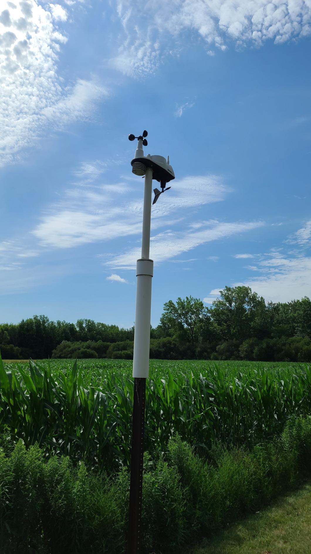 Davis Instruments 6357 Vantage Vue Professional Weather Station - Wireless & Solar Powered customer photo 1