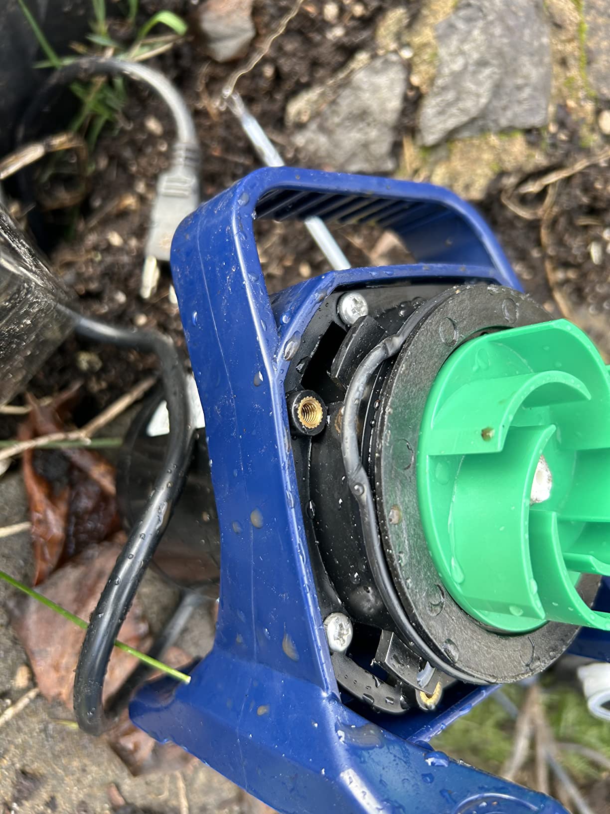 Alpine Corporation PAL3100 | 3100 GPH Submersible Water Pump with 33-ft Cord customer photo 1