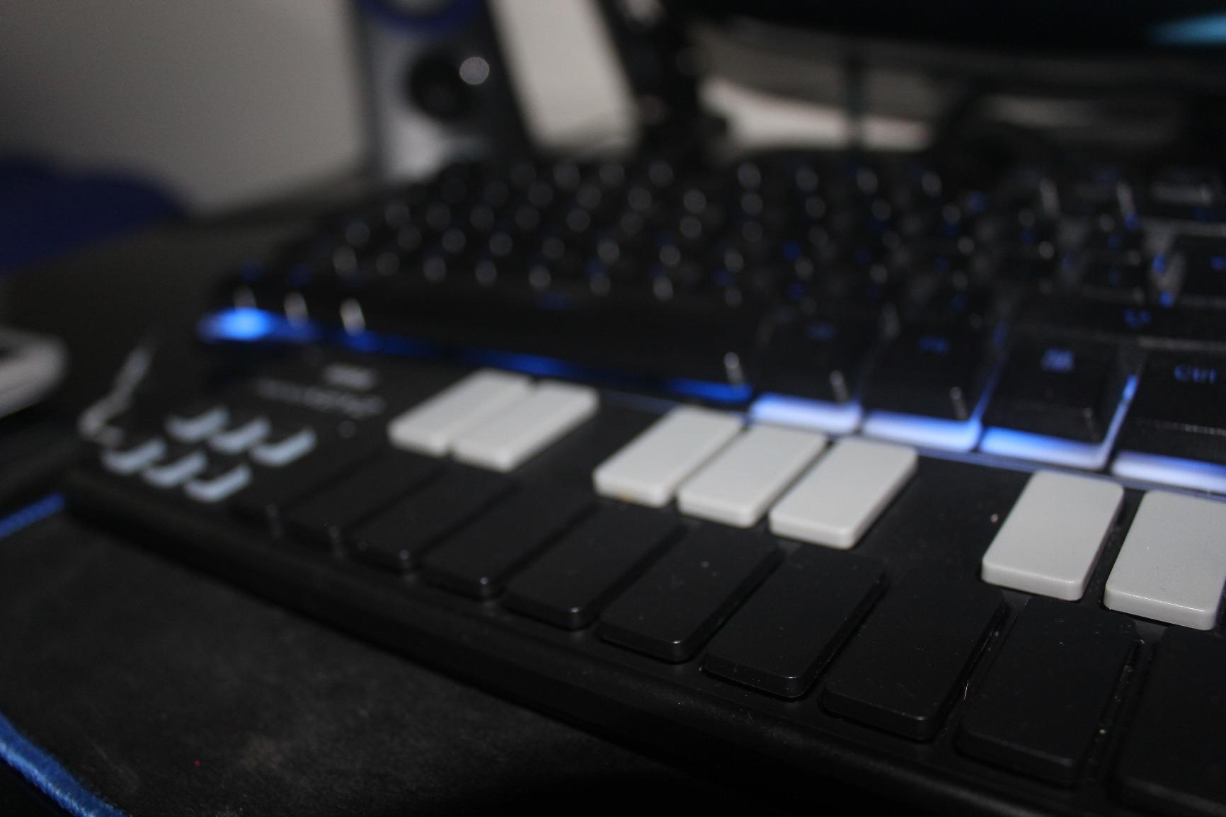 Korg, 25-Key Midi Controller (NANOKEY2BK),Black customer photo 2