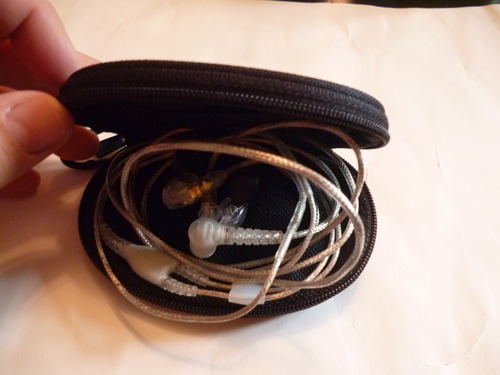 Shure SE215 PRO Wired Earbuds - Professional Sound Isolating Earphones, Clear Sound & Deep Bass, Single Dynamic MicroDriver, Secure Fit In Ear Monitor, plus Carrying Case & Fit Kit - Clear customer photo 1