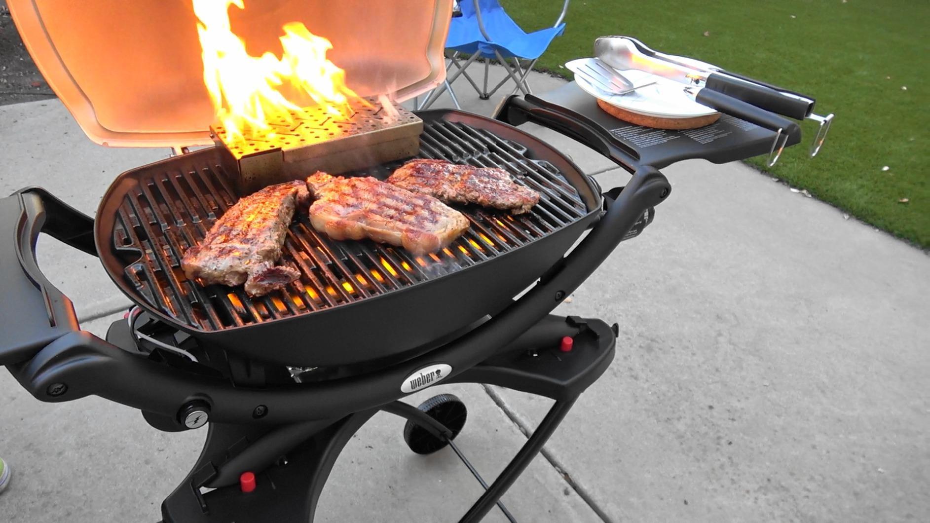 Weber® Premium Universal Smoker Box, Stainless Steel customer photo 1