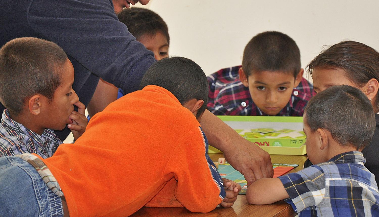 Peaceable Kingdom Race to the Treasure! Cooperative Path Building Game for 2 to 4 Kids Ages 5+ customer photo 2