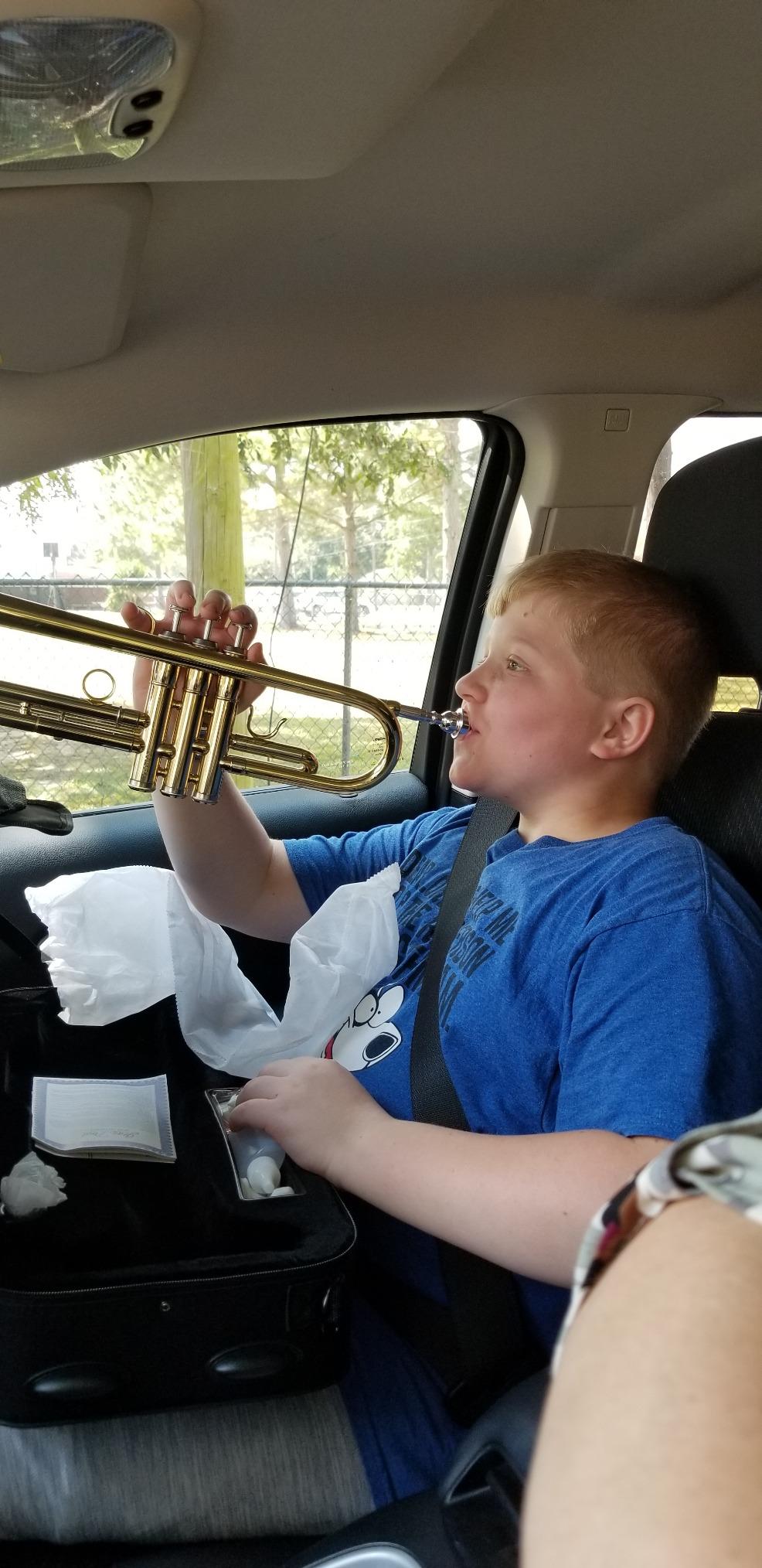 Jean Paul TR-330 Student Bb Trumpet, Two-Piece Yellow Brass Bell, Stainless Steel Valves, U.S. Play-Tested, Gold Lacquer Finish, 7C Mouthpiece and Semi-Hard Case Included customer photo 2