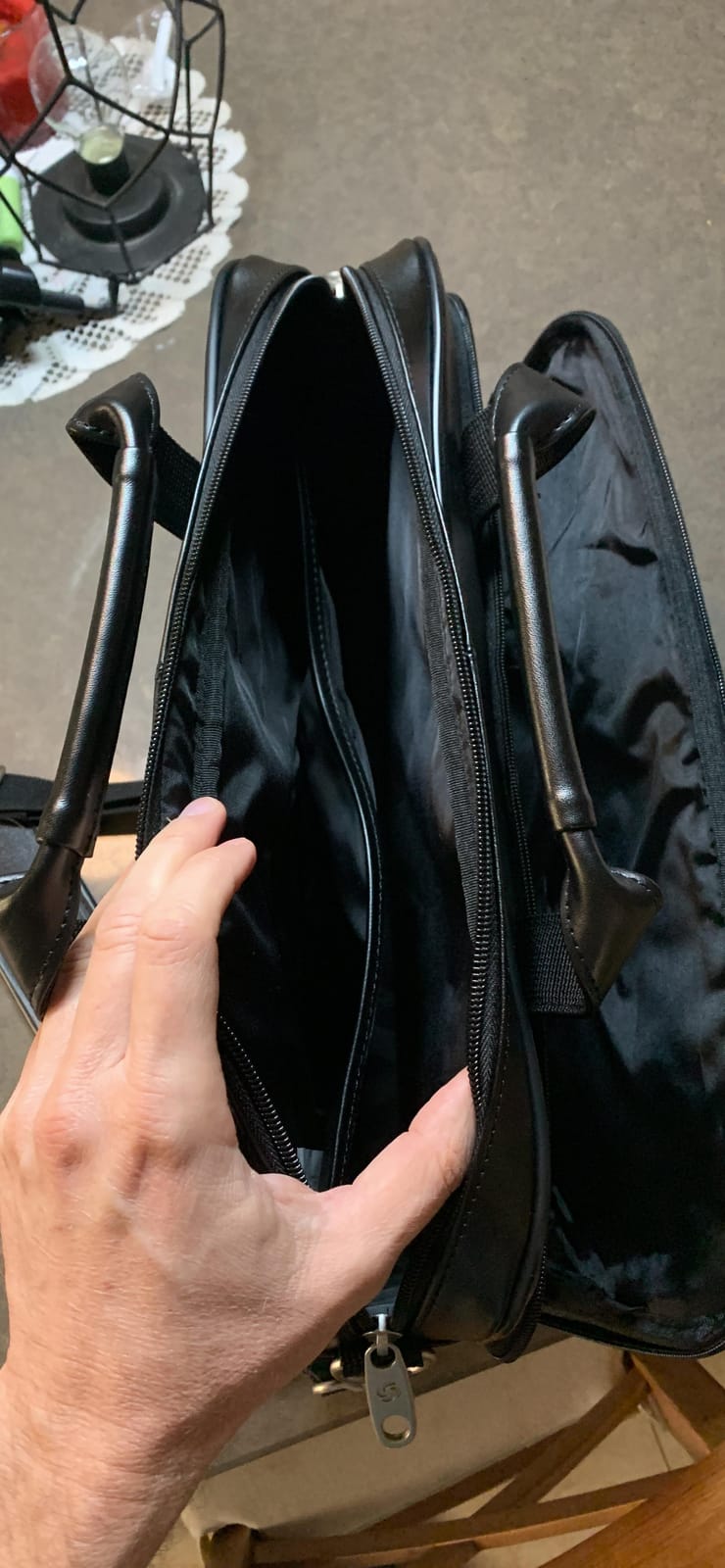 Samsonite Leather Slim Briefcase, Black, 16 Inch customer photo 2