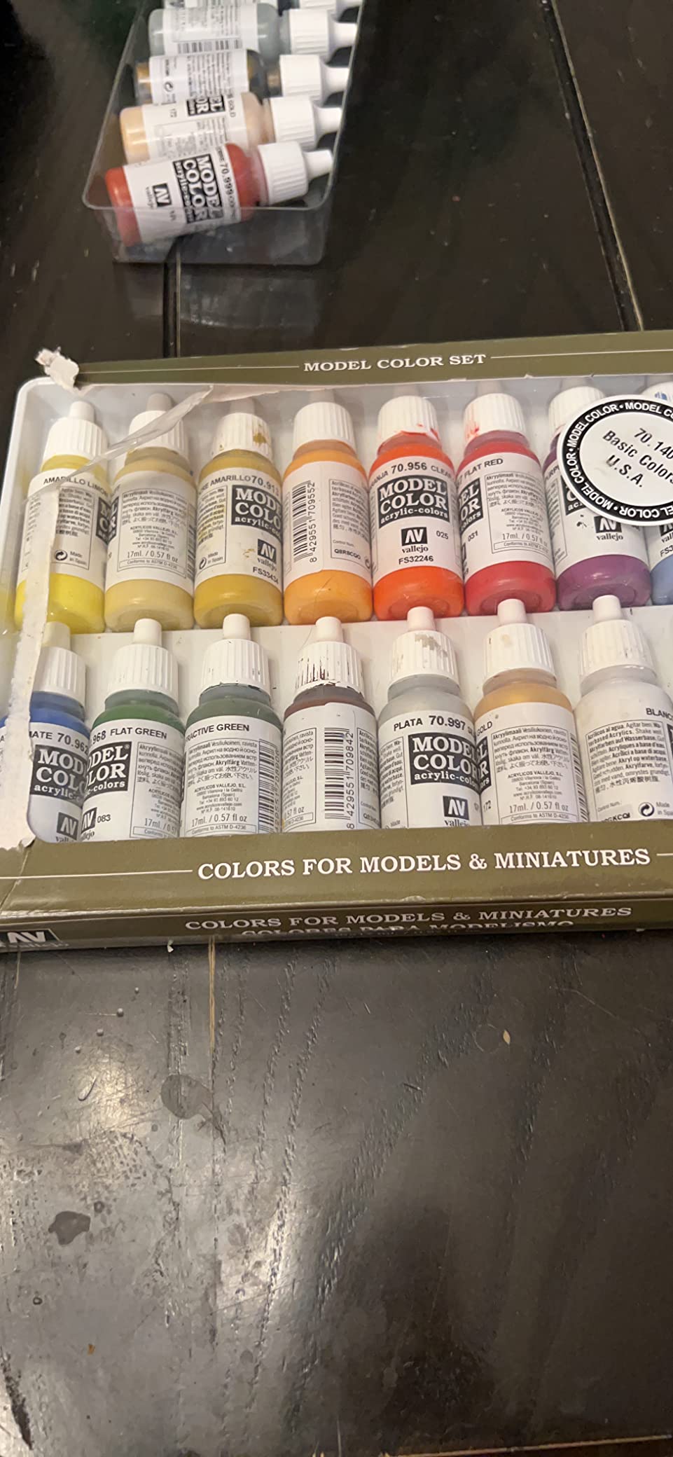 Vallejo - Basic Colors USA Acrylic Paint Set, 16 Bottles x 0.6 fl oz customer photo 2