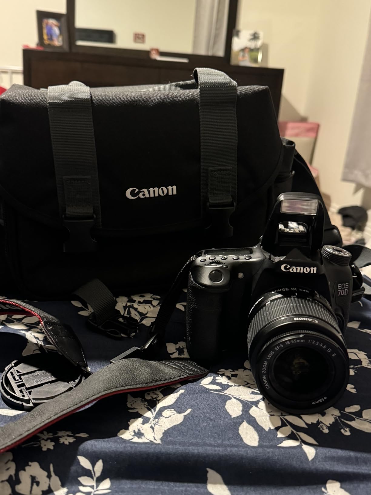 Canon EF-S 18-55mm f/3.5-5.6 is II SLR Lens White Box customer photo 2