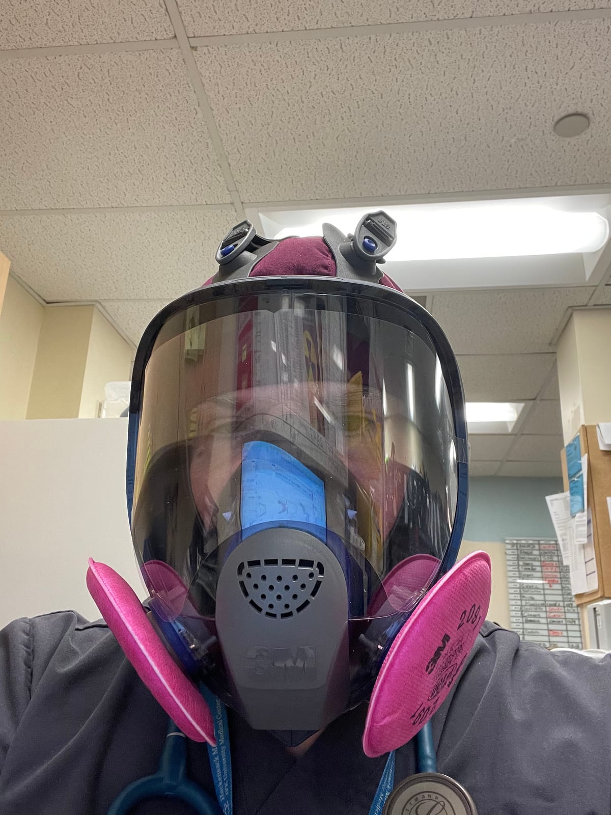 3M Ultimate FX Full Facepiece Reusable Respirator FF-402, NIOSH, Medium customer photo 1