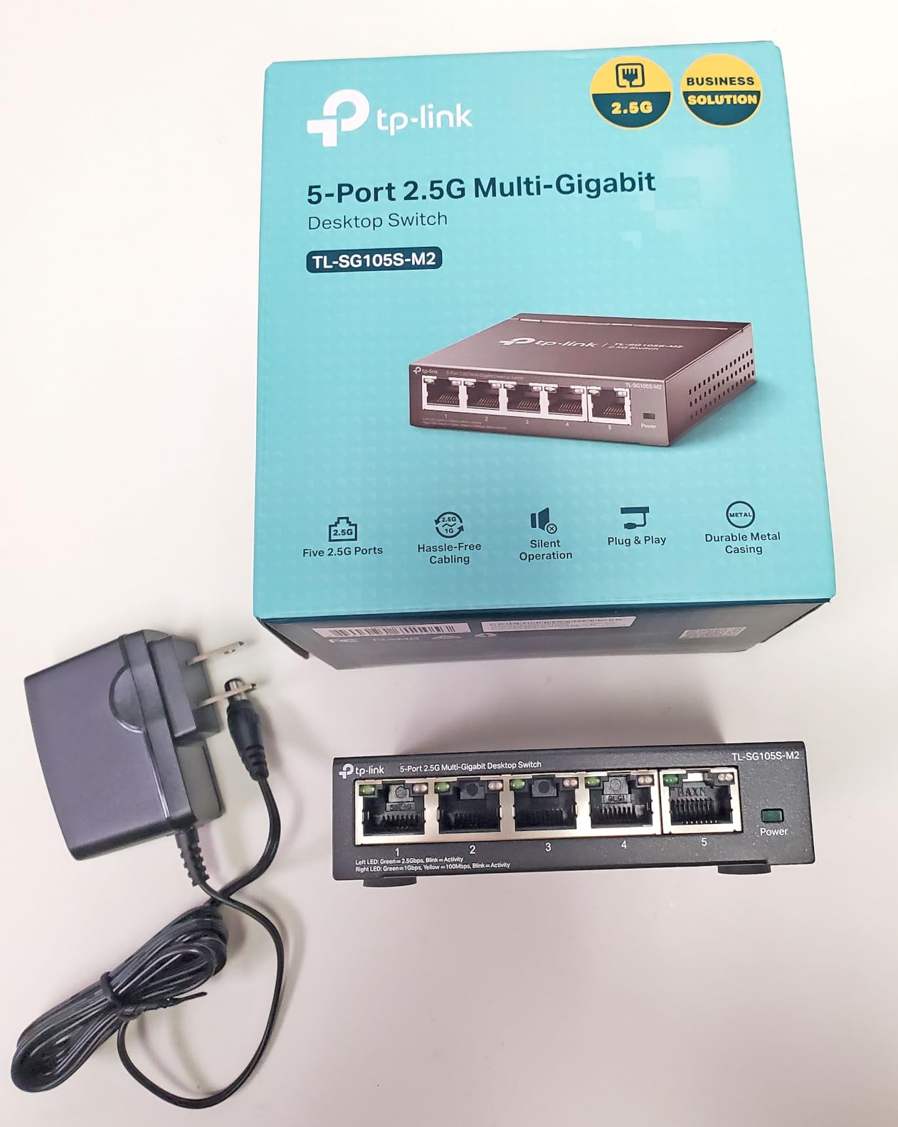 TP-Link TL-SG105, 5 Port Gigabit Unmanaged Ethernet Switch, Network Hub, Ethernet Splitter, Plug & Play, Fanless Metal Design, Shielded Ports, Traffic Optimization customer photo 2