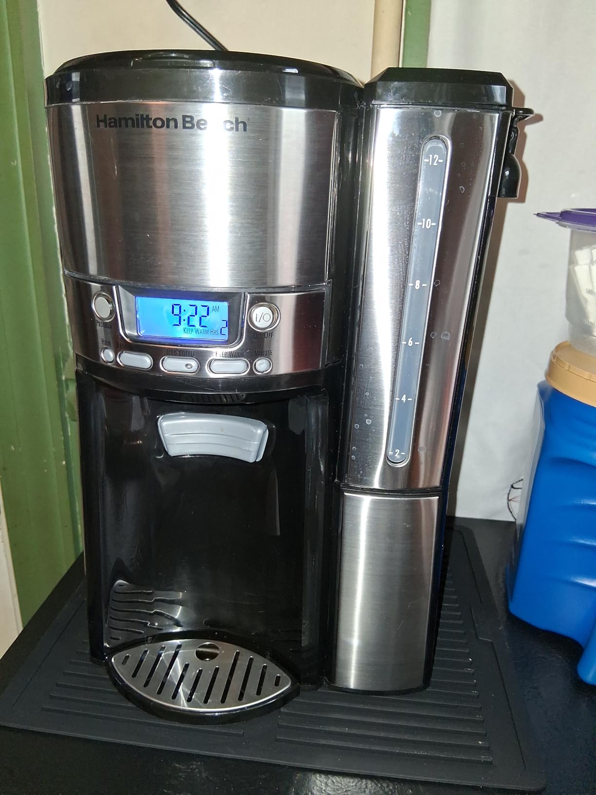 Hamilton Beach One Press Programmable Dispensing 12 Cup Coffee Maker with Internal Coffee Pot, Stays Warm and Fresh for Hours, 60 oz. Removable Reservoir, Black & Stainless Steel (47950) customer photo 2