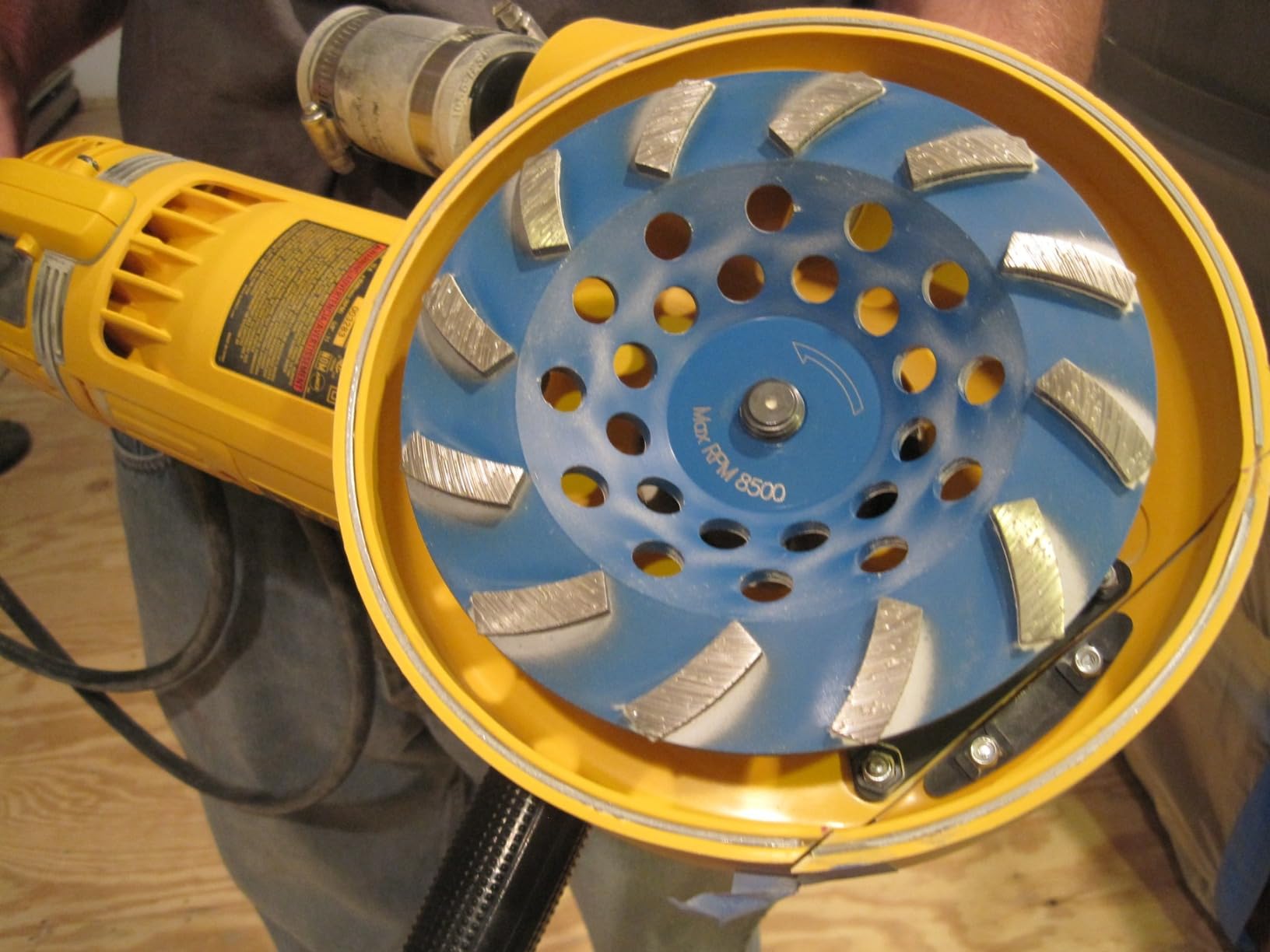 DEWALT Angle Grinder, 7-Inch, 8,500 RPM, 4.7-HP (DWE4557), Yellow customer photo 1