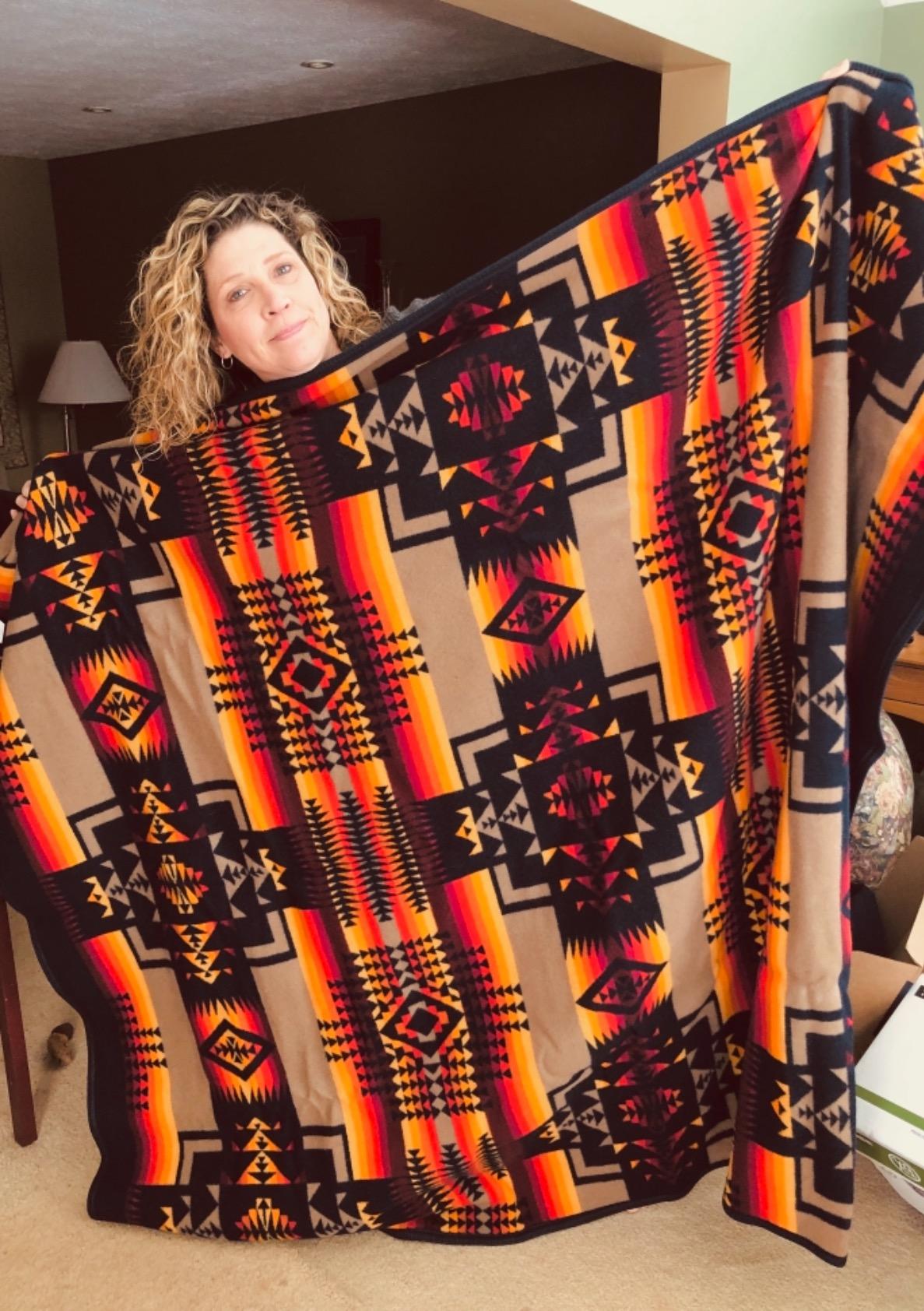 Pendleton Chief Joseph Jacquard Wool Throw Blanket, Reversible 64 x 80 Inch customer photo 2