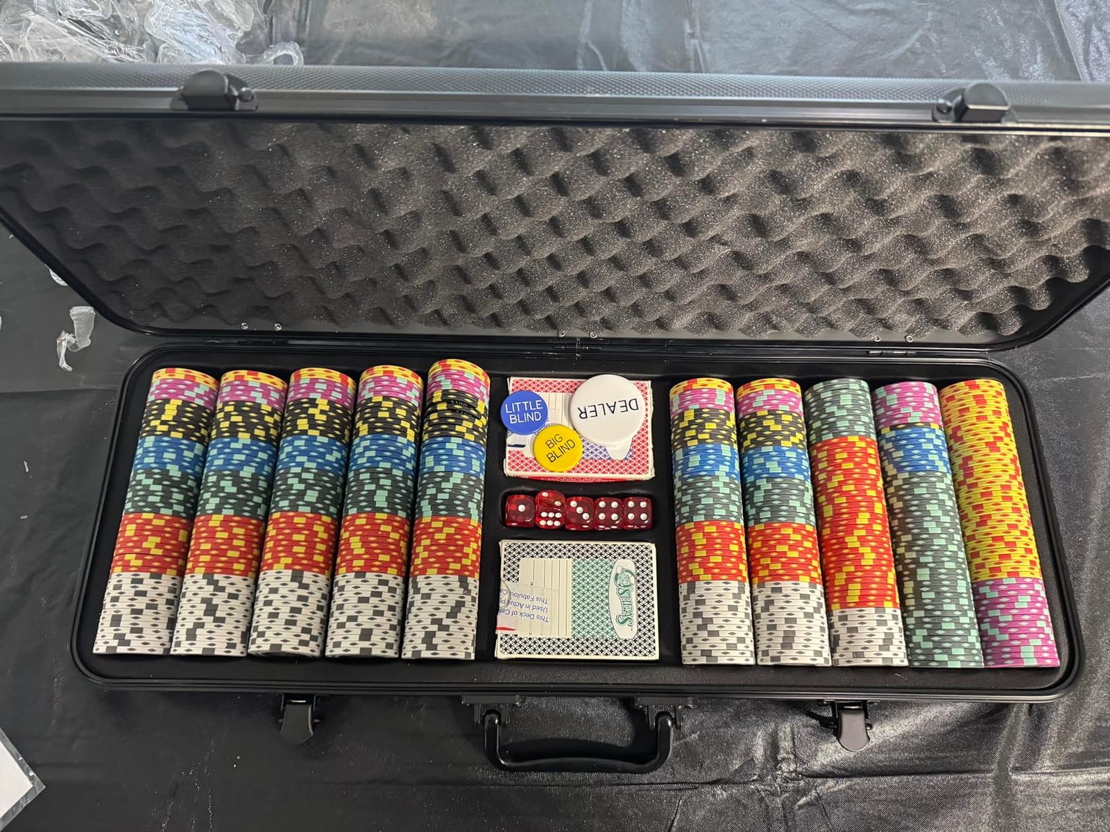 Versa Games Poker Chips - Clay Poker Chips Set - 13.5g 500 Piece Crown Casino Poker Set with Numbers Denomination - Upgraded Poker Set Case customer photo 1