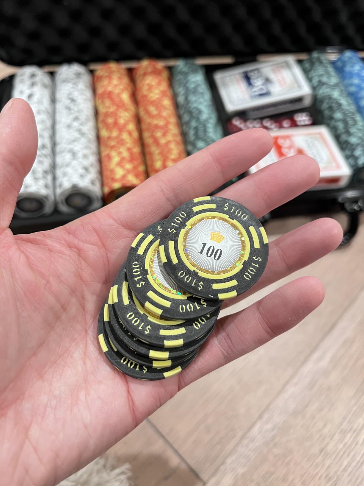 Versa Games Poker Chips - Clay Poker Chips Set - 13.5g 500 Piece Crown Casino Poker Set with Numbers Denomination - Upgraded Poker Set Case customer photo 2
