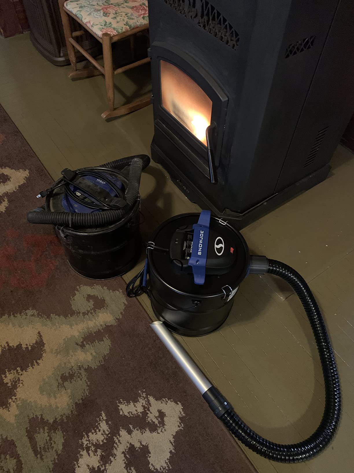 Snow Joe ASHJ201 4.8-Gallon 4-Amp Ash Vacuum w/Metal Storage Tank customer photo 2