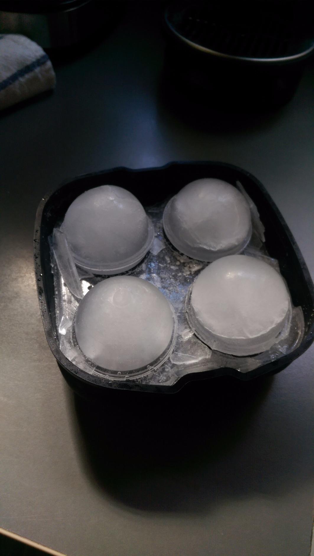 Housewares Solutions Froz Ice Ball Maker – Novelty Food-Grade Silicone Ice Mold Tray With 4 X 4.5cm Ball Capacity customer photo 2