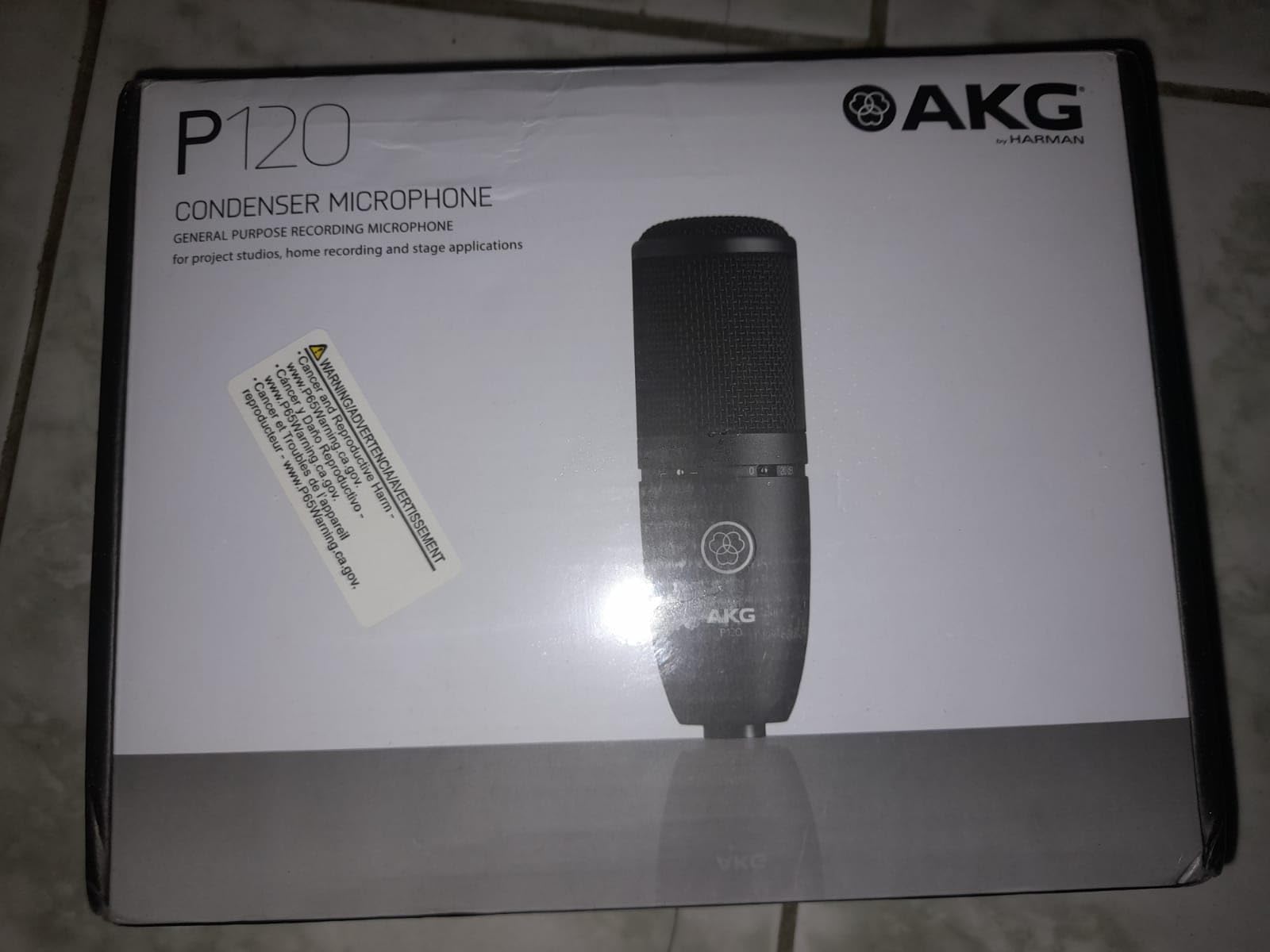 AKG Pro Audio P120 - Affordable 2/3-Inch Diaphragm Condenser Microphone for Clear Vocals & Instruments. Studio Recording or Live. XLR Connector. Black customer photo 1