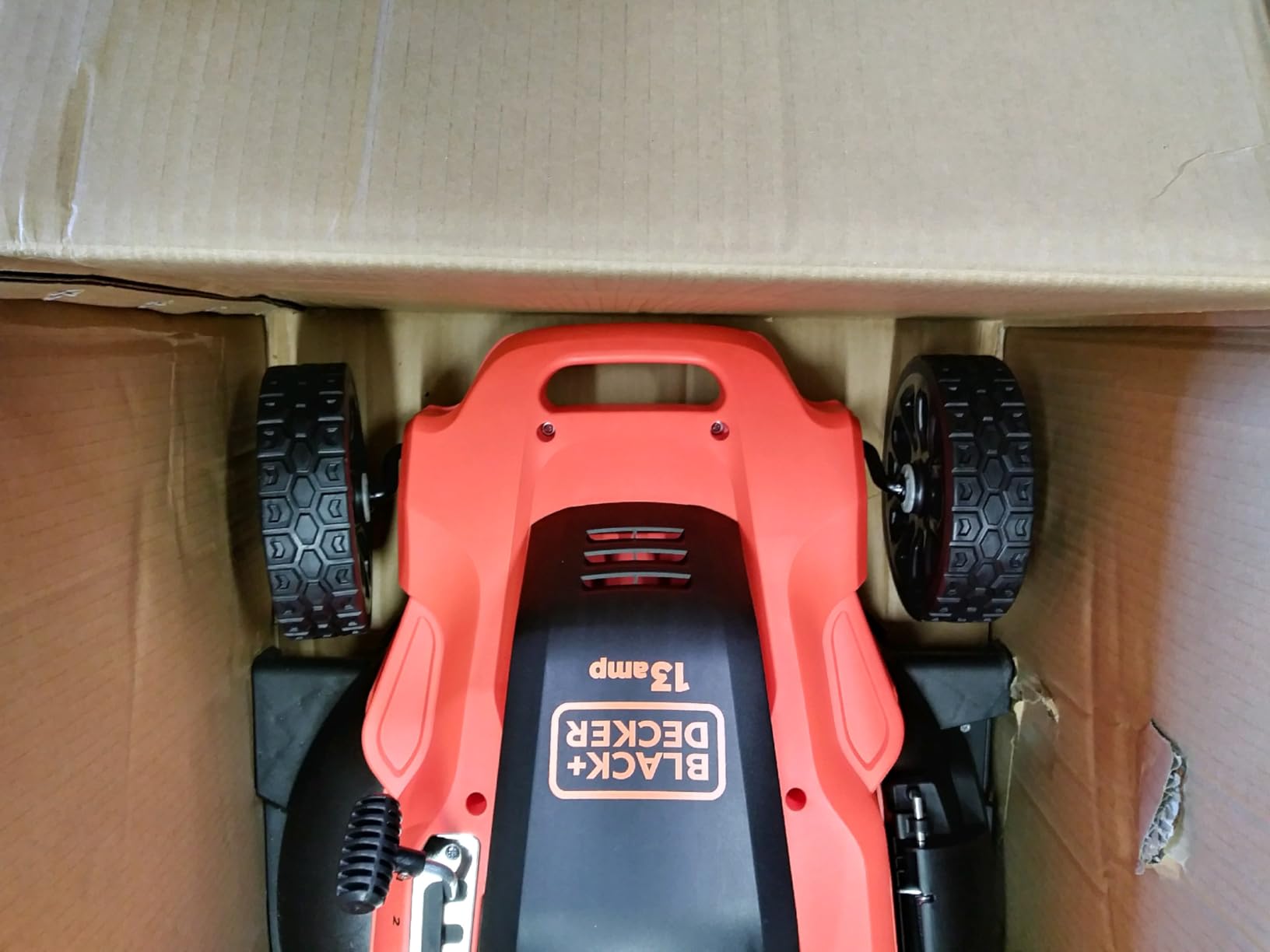 BLACK+DECKER 20-Inch Corded Electric Lawn Mower, Ultra Light Push Mower, 13-Amp High Output Motor, 3 in 1 Cutting Versatility, Tool Free Height Adjustment, 7-setting Cutting Height (MM2000) customer photo 1